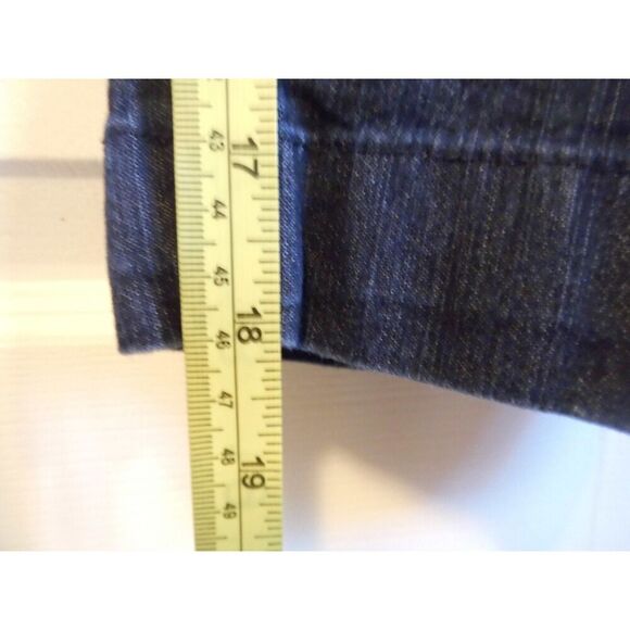 St. John's Bay Secretly Slender Mid Rise Plus Capris - Picture 6 of 7